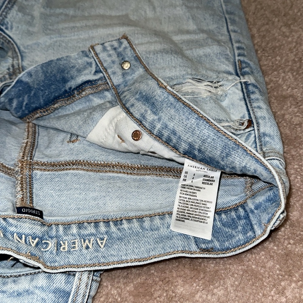 American Eagle Strigid Ripped High-Waister Stovepipe Jeans - Picture 6 of 6